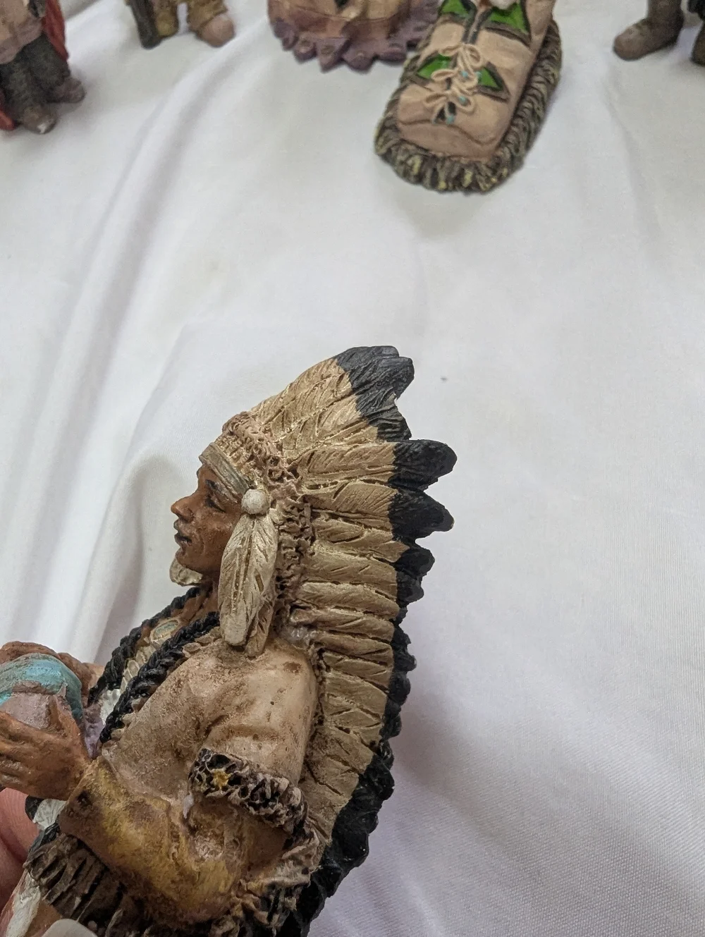 2003 WMG Vintage Native American Resin Christmas Nativity Set 12 Peices SEE